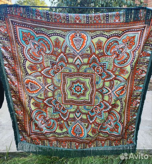 Платок накомодник салфетка скатерть атлас