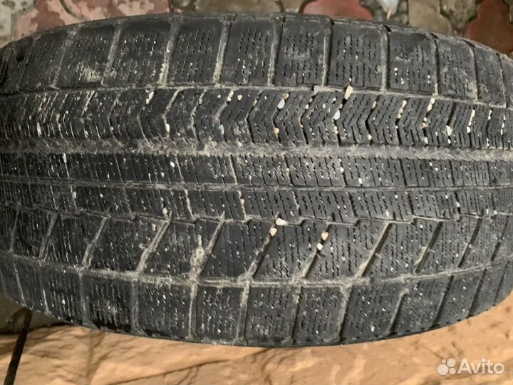 Bridgestone Blizzak VRX 235/50 R18
