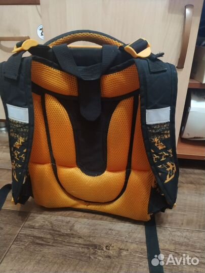 Рюкзак школьный