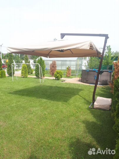 Зонт на боковой опоре 4х84