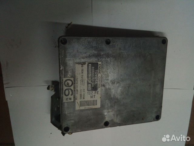 Блок управления двигателя Toyota Yaris 89661-52064