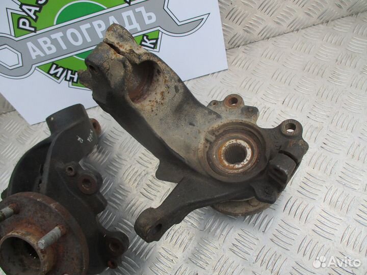 Кулак поворотный передний правый Форд Куга 1