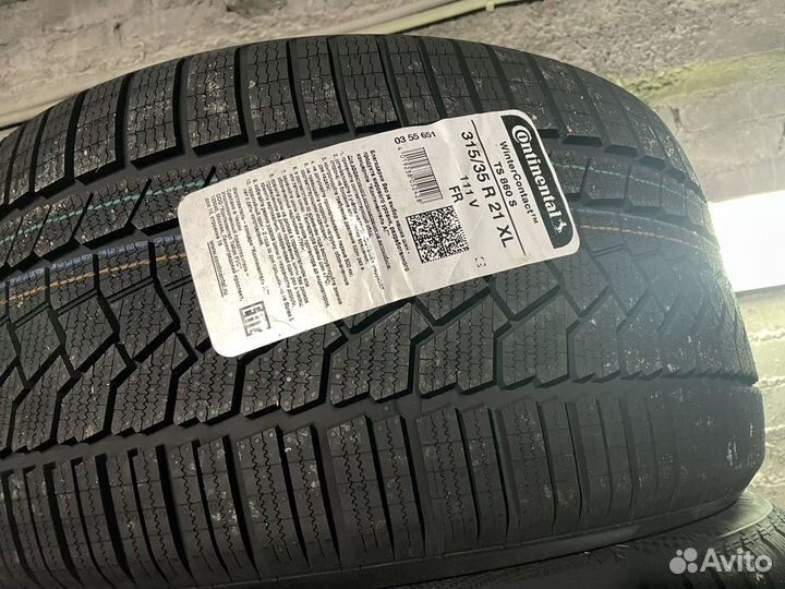 Continental ContiWinterContact TS 860S 295/35 R21 и 315/35 R21 111V