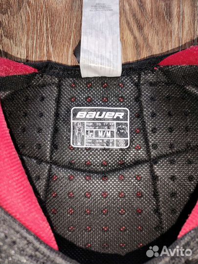 Нагрудник хоккейный bauer