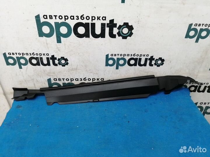 Уплотнитель крыла левый сверху под капотом