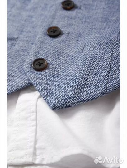 Рубашка с жилеткой и бабочкой С&А