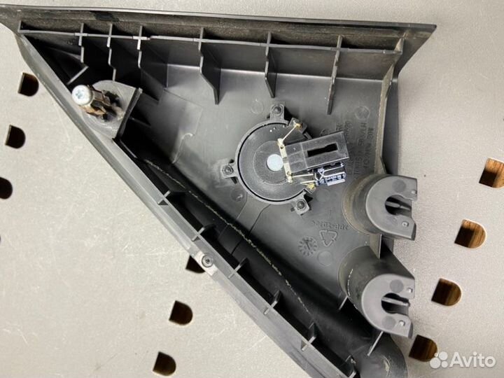 Накладка крепления зеркала передняя левая Hyundai