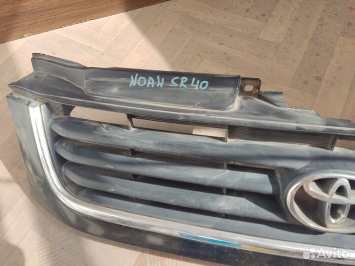 Решётка радиатора Toyota Lite Ace Noah