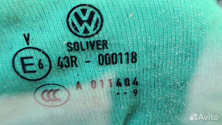 Стекло задней правой двери Пассат Б-6 универсал