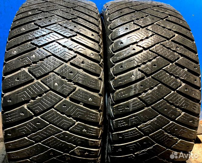 Goodyear Ultragrip Ice Arctic 215/55 R16