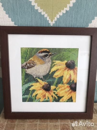 Картина вышитая