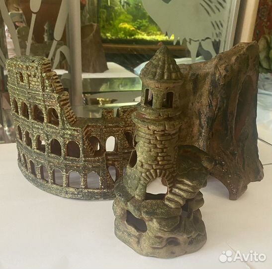 Грот для аквариума и рыбки скалярия