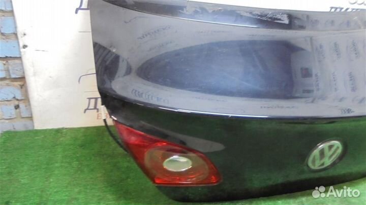 Фонарь задний внутренний левый VW Passat CC 2008