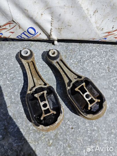 Опора двигателя Renault Fluence I (2009—2013)