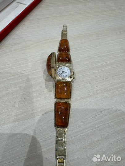 Часы Чайка янтарь