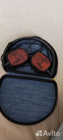 Наушники закрытые