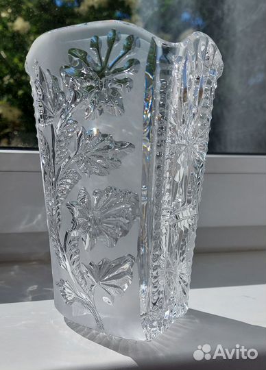Хрустальная ваза