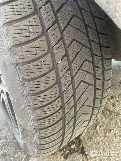 Pirelli Scorpion 285/45 R20 112V