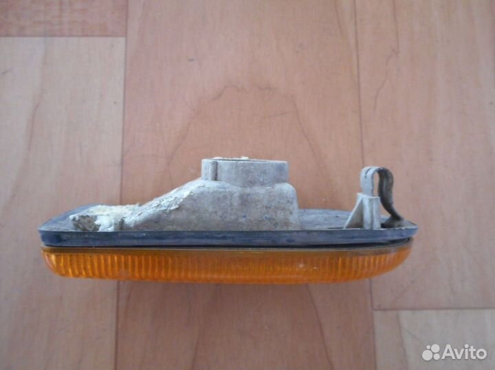 Повторитель на крыло Nissan Primera P10 (1990–1996