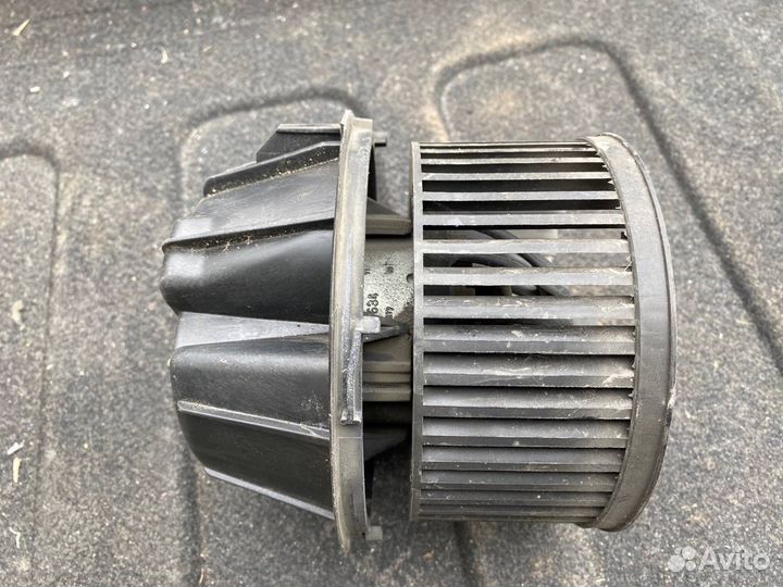 Моторчик отопителя Renault Logan седан 1.6 2010