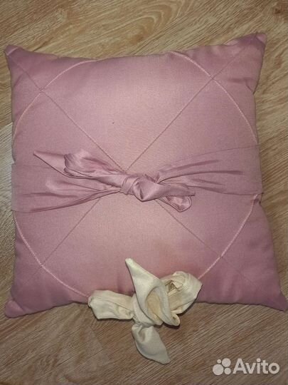 Продаю бортики в кроватку в наличии 12 подушек