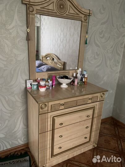 Спальный гарнитур