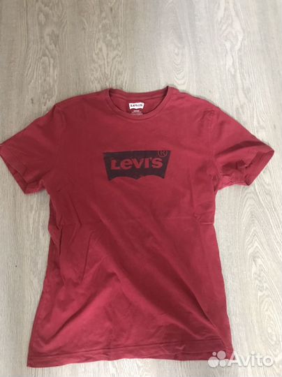 Футболка Levi's