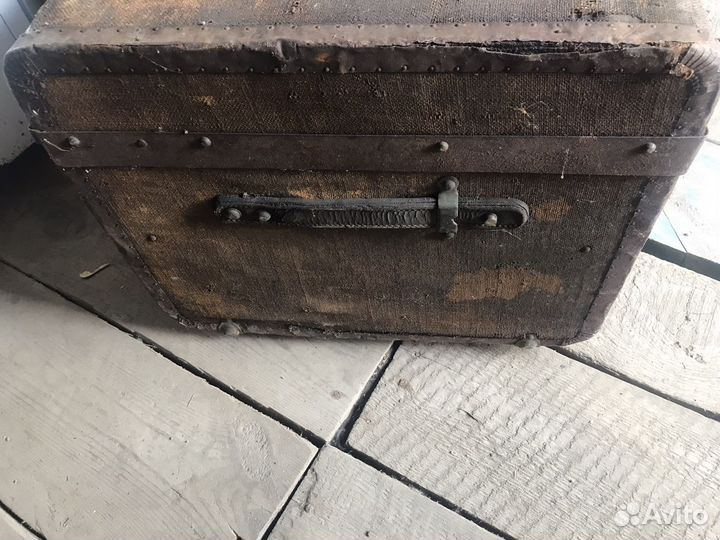 Сундук (чемодан) старинный