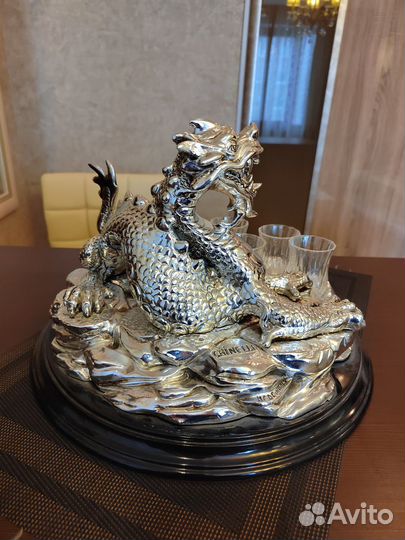 Набор для водки в форме дракона