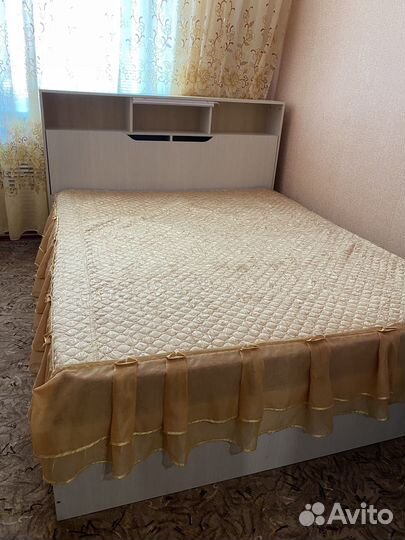 Спальный гарнитур б/у