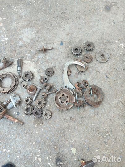 Запчасти на моторолер муравей