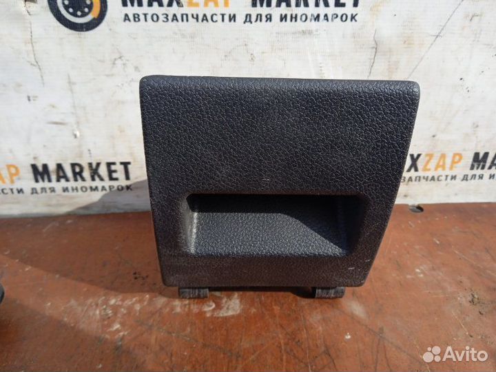 Левый малый вещевой ящик Ford Fusion 1.4 2007 б/у