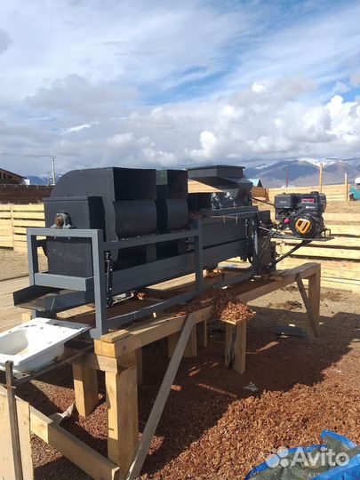 Станок для переработки кедровой шишки