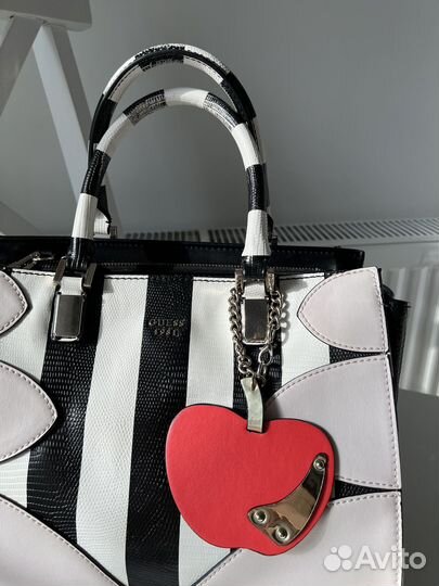 Сумка Guess