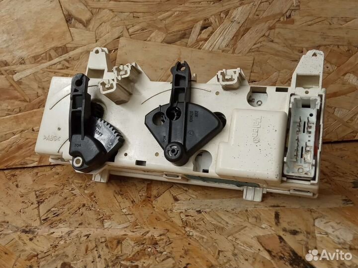 Блок управления печкой кондиционер Renault Megan 1