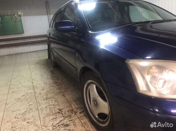 Toyota Avensis, 2004