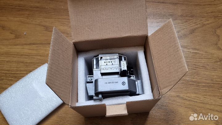 NEW лампа для проекторов epson V13H010L69 elplp69