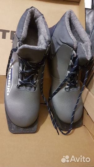 Новые лыжные ботинки размер 42