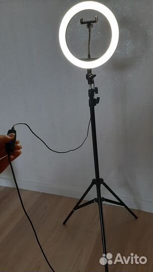 Кольцевая лампа со штативом