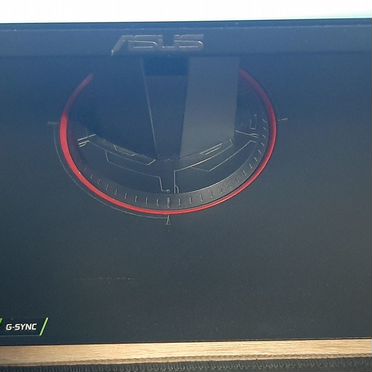 Игровой пк с монитором и клавиатурой