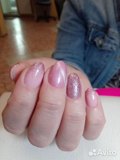 Маникюр в салоне