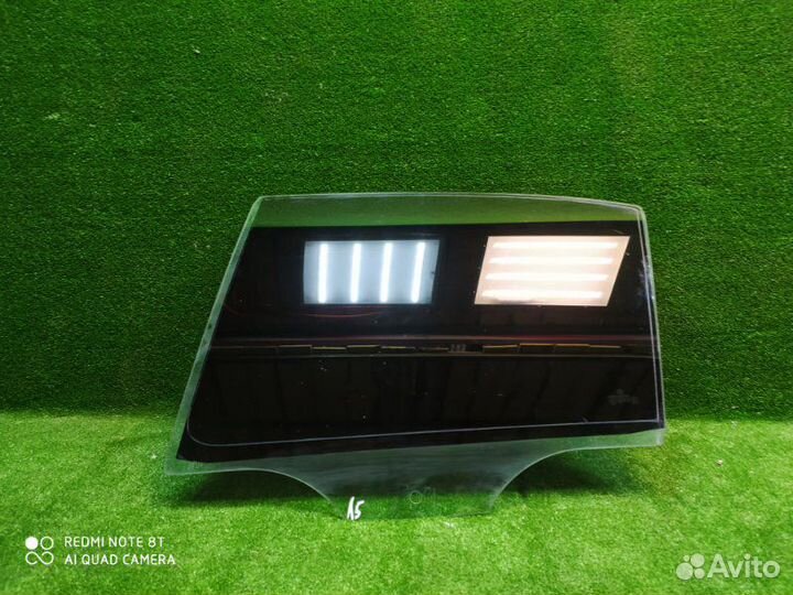 Стекло двери заднее левое Skoda Octavia A5