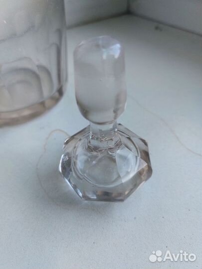 Графин старинный
