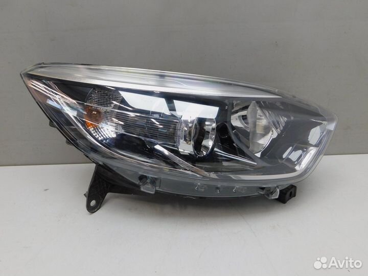 Фара правая Renault Kaptur 260108765R