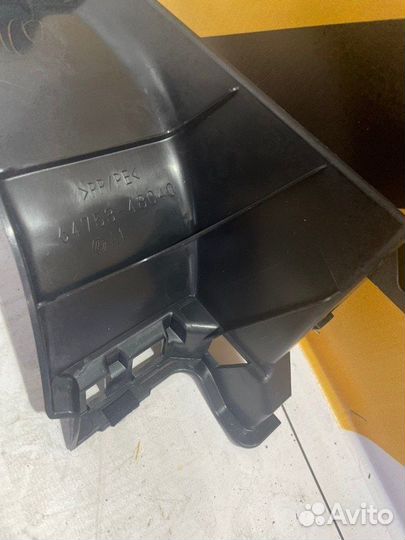 Обшивка багажника задняя правая RH Lexus Rx