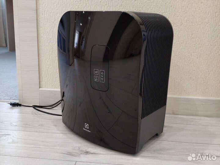 Увлажнитель, мойка воздуха Electrolux