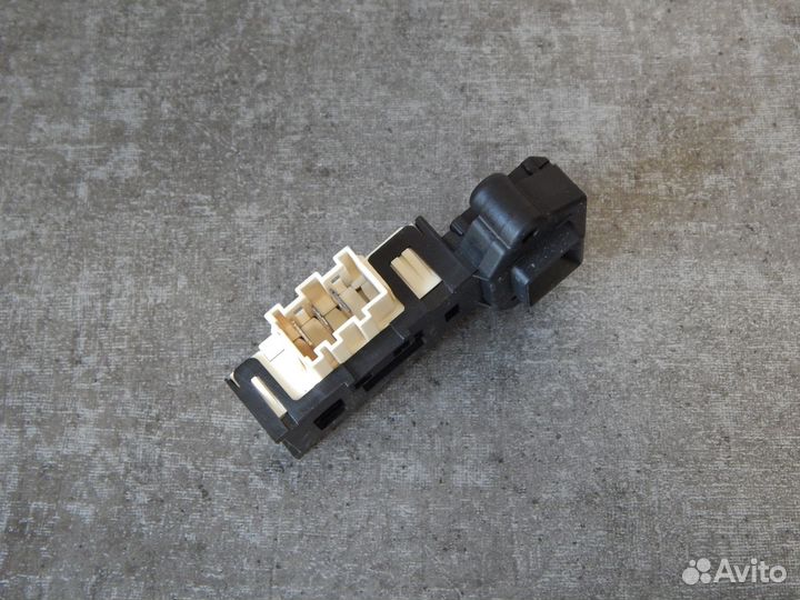 Блокировка люка ст.машины Samsung DC64-00653A