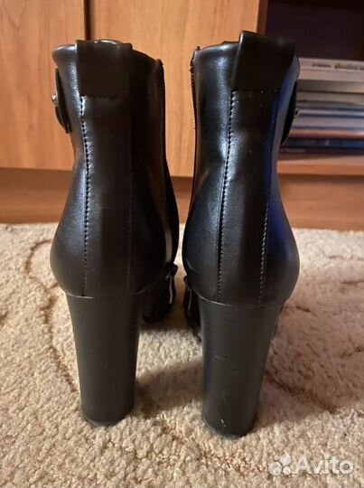 Сапоги демисезонные новые