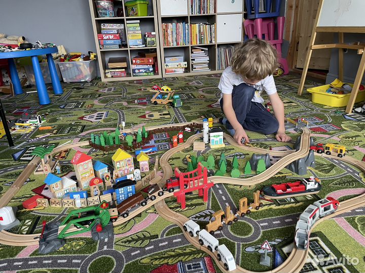 Деревянная железная дорога brio