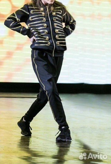 Концертный костюм